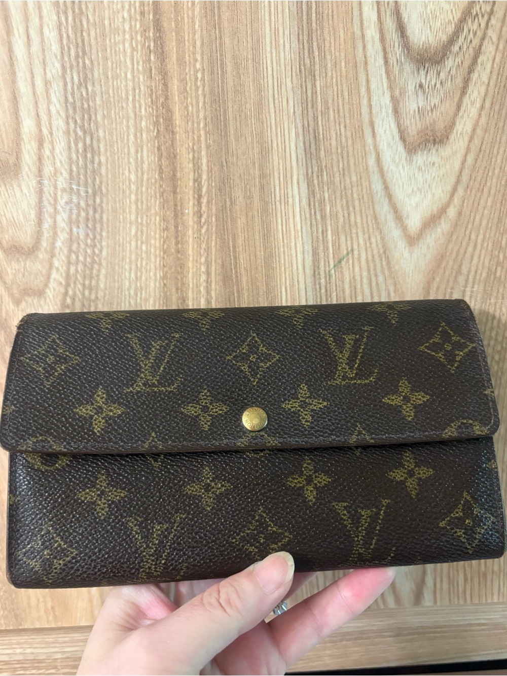 Authentic Louis Vuitton Monogram Sarah Wallet